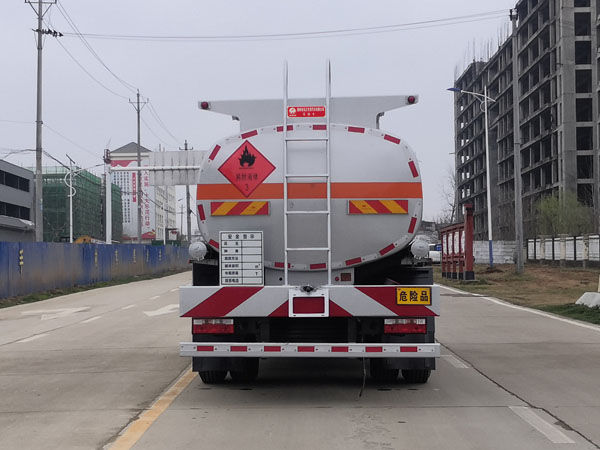 炎帝牌SZD5186GYY6C型運(yùn)油車