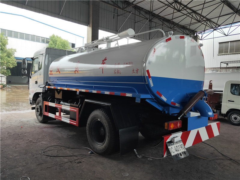 東風牌12方吸糞車