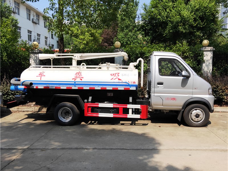 藍(lán)牌汽油版2方吸糞車