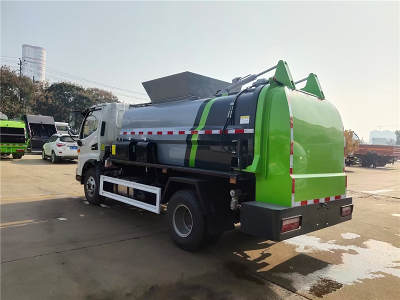 江淮7方餐廚垃圾車(方罐)