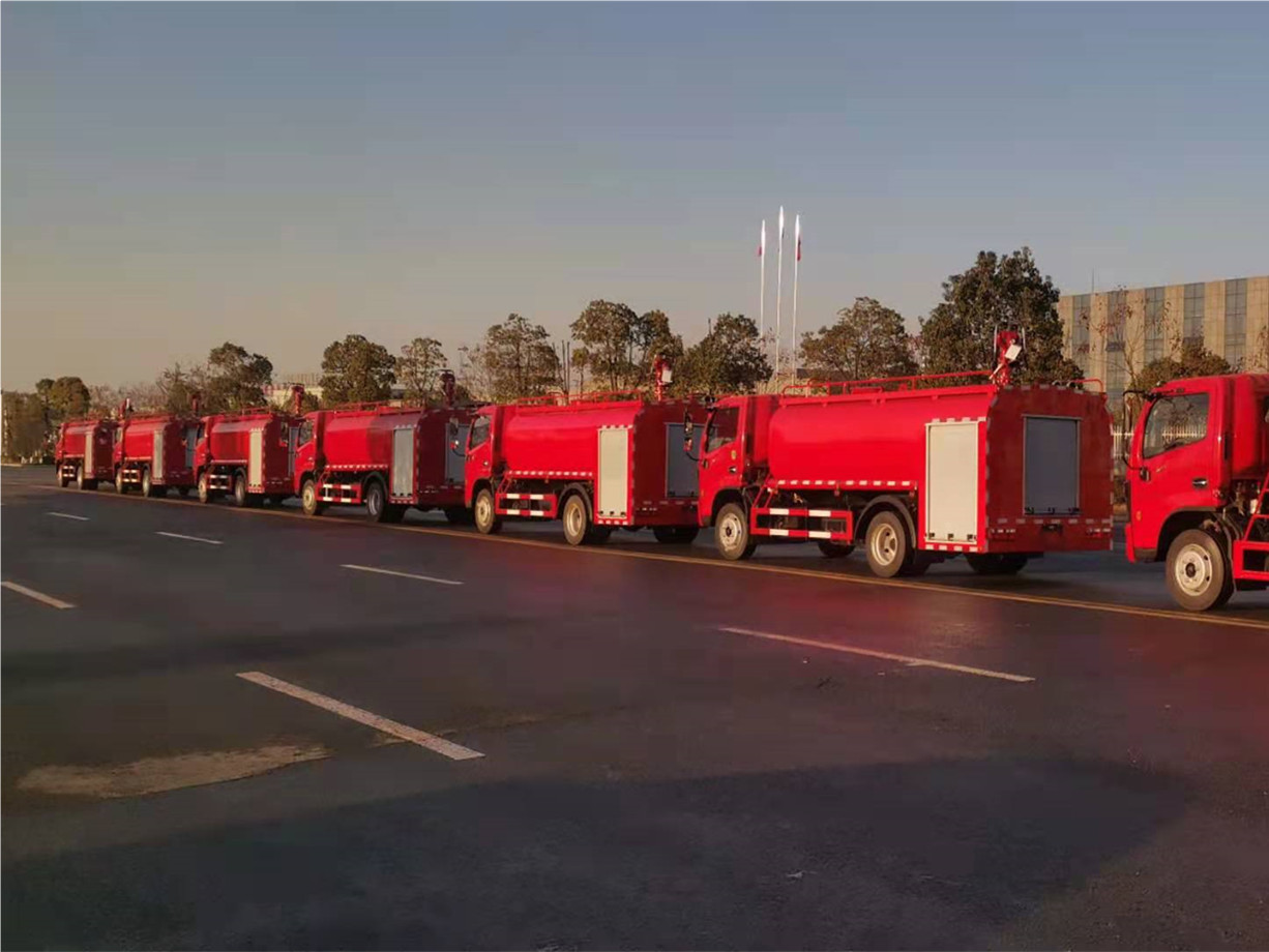 7噸大多利卡消防灑水車